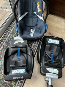Maxi Cosi car seat + 2 iso fix bases