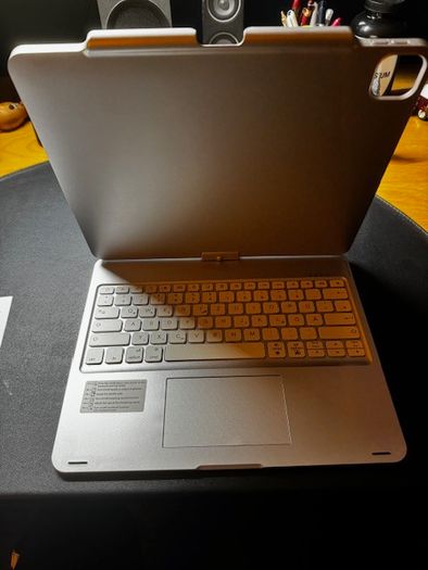 Keyboard case for iPad