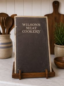 Wilson's meat cookery by Eleanor Lee Wright