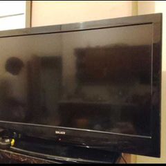 33 inch tv (90cm wide)