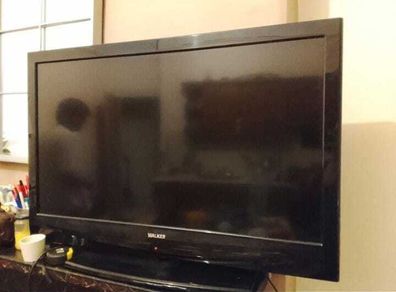 33 inch tv (90cm wide)