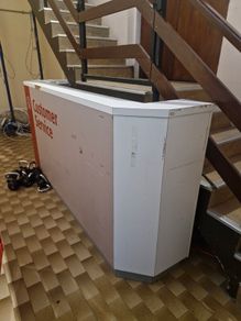 reception desk/counter
