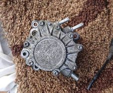 Audi a4 b7 a6 c6 2.0tdi Diesel pump. tandem, vacum, Brake boost pump. Parts engine box breaking