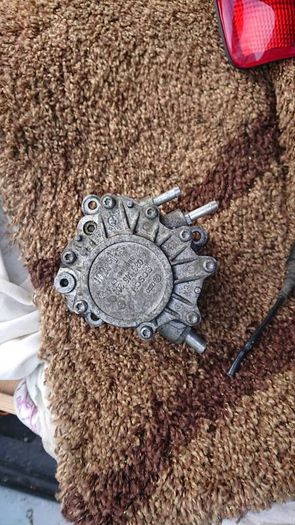 Audi a4 b7 a6 c6 2.0tdi Diesel pump. tandem, vacum, Brake boost pump. Parts engine box breaking