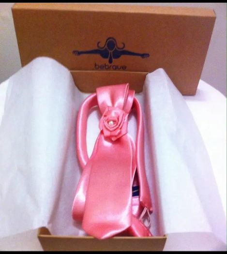 Womens ties & accessories
