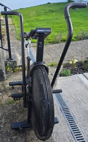 Hiit air assualt bike