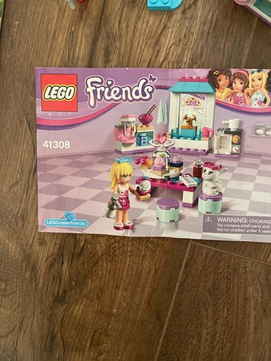 LEGO Friends Stephanie Friendship Cakes