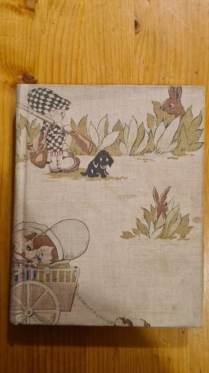 Children's Books. 1x Old Mother Hubbard. 2 X The Gingerbread Man. 3x The Childs Garden Of Verse. By Robert Louis Stevenson Illustrated.