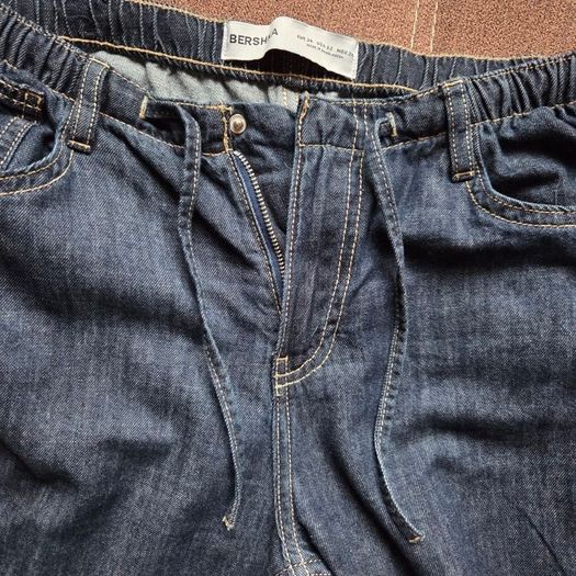 Bershka Loose fit Jeans in Navy size 8