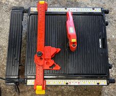 Tile cutter