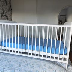 Cot/junior bed/matress/bumper/sheets