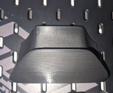 3D-printed XBOX controller holder for IKEA Skadis Pegboard