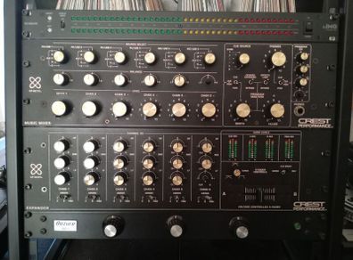 Crest CP-6210 Mixer // CP-6220 Expander/w Bozure IS0-01