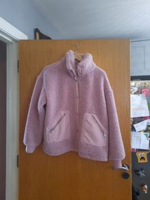 pink sherpa levis jacket