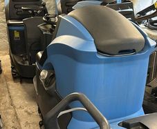 Floor scrubber dryer floor cleaner