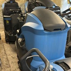Floor scrubber dryer floor cleaner