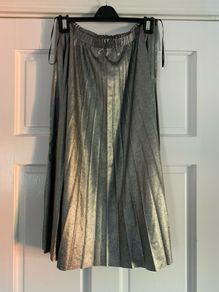 pleated midi skirt