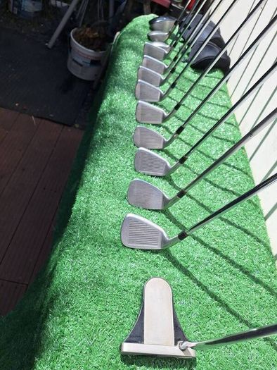 Golf clubs. Titleist set