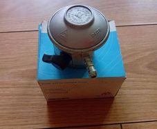 Brand New Propane Butane gas clip Regulator 27mm 37mbar