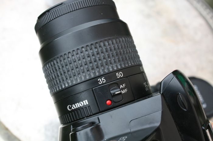 Canon Eos 88 (eos 3000 )+ Ef 35-80mm Lens