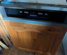 Hotpoint built in dishwasher