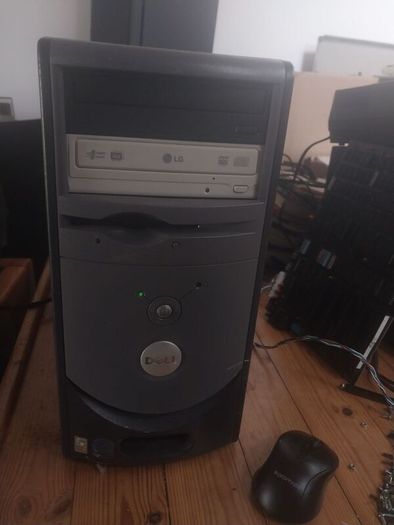 Dell 2.60GHz Celeron Windows XP desktop