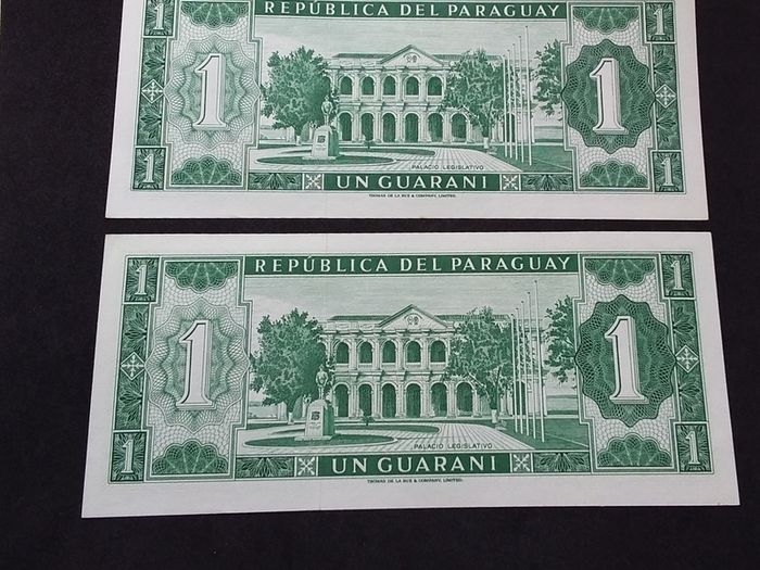 Banco Central Del Paraguay : (2) 1952 1 Guarani Banknotes in Consecutive Numbers