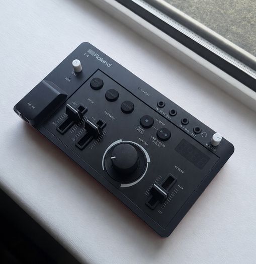 Roland AIRA Compact E-4 Voice Tweaker