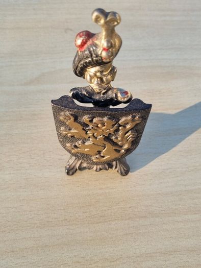 Vintage Cast Iron Scottish Guard & Shield Bottle Opener Stand Reg No.891381