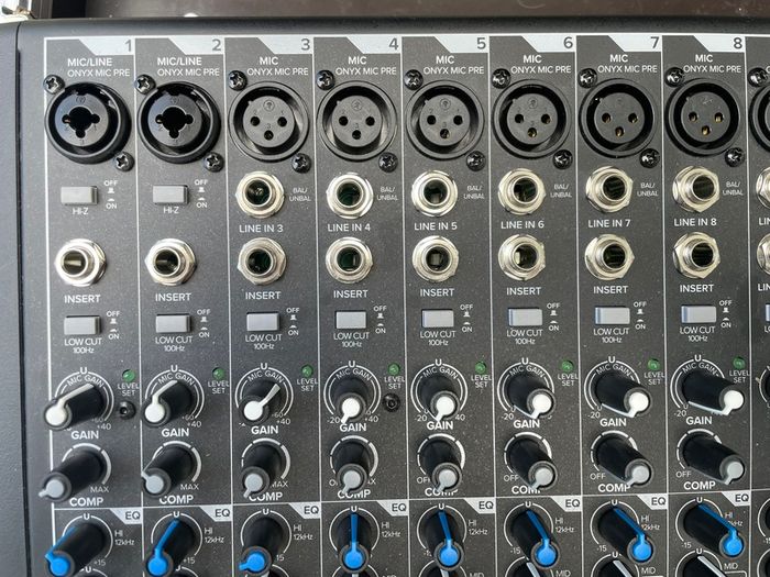 Mackie Pro FX 16 V3 Mixer PA (with flight case)