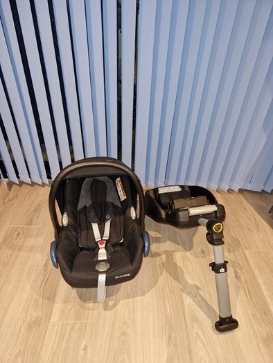 Immaculate Bugaboo Cameleon 3 plus with car seat and Isofix base