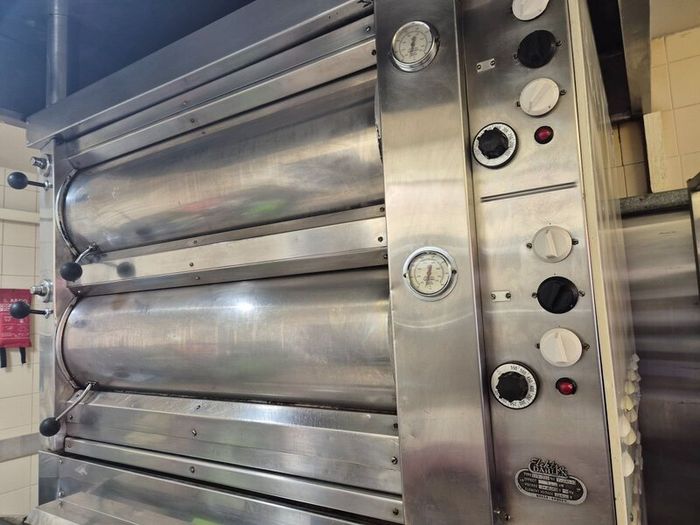 Deck oven