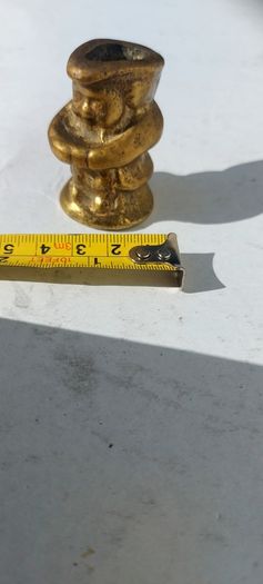 vintage minauture brass Toby jug ornament,,collectors item,,sold as is ,see pictures for condition,,price includes post to anywhere in Ireland thank you.