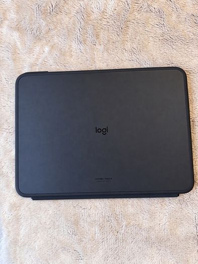 Logitech Combo Touch for iPad Pro 11-inch