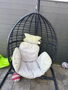 egg chair