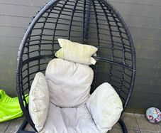 egg chair