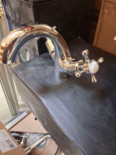 Burlington Claremont Mono Basin mixer