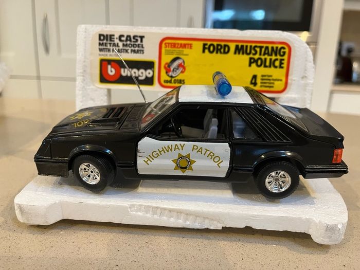 Ford Mustang Police 1/24 Burago