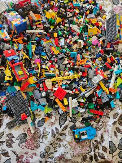 5kg of lego