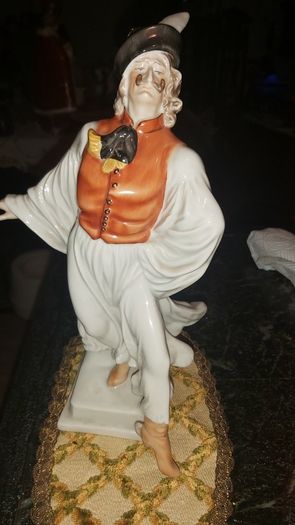 Gorgeous antique HEREND statue