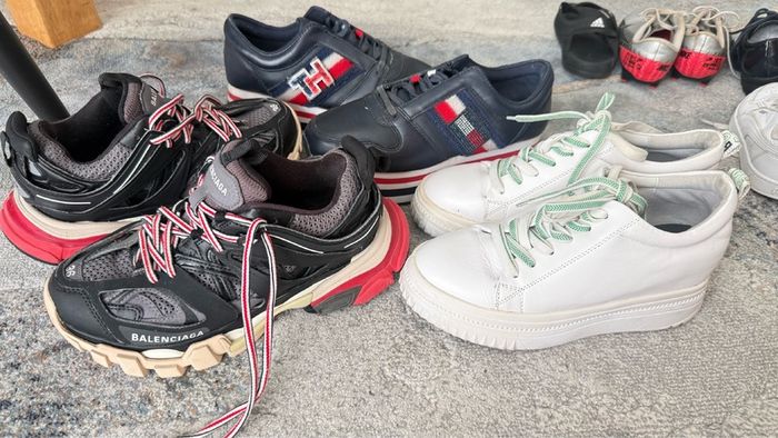 sneakers