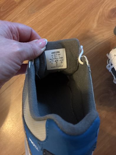 Footjoy junior golf shoes uk 4