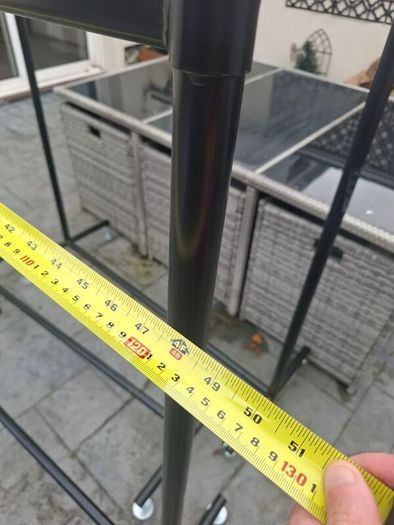 clothes hanging rails