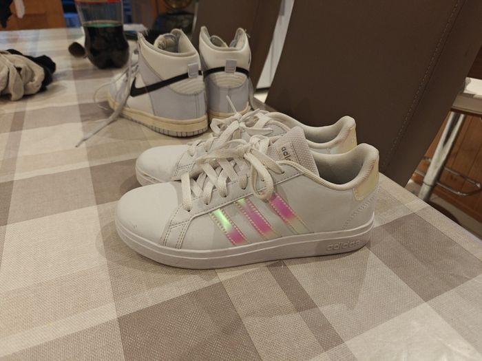 Adidas Grand Court Trainers Iridescent Stripes - UK 4 (EU 36.5)