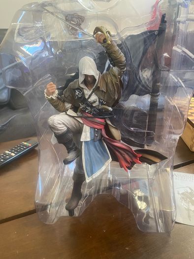 assasins creed figure black flag
