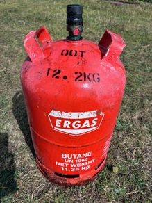 Clean empty gas cylinder