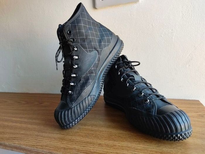 Converse unisex trainers
