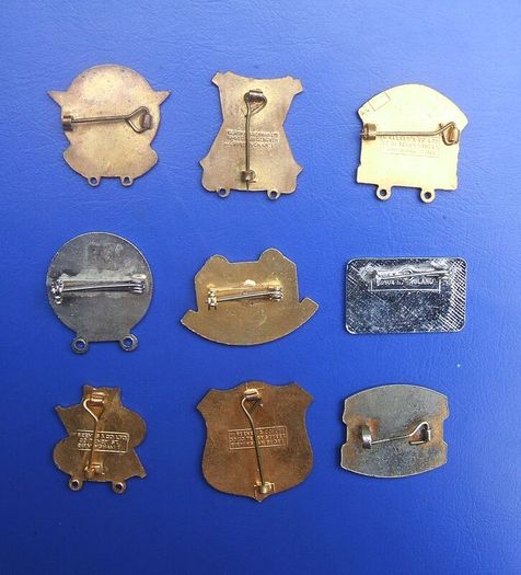 MOTORCYCLE SPEEDWAY (racing sports) - a selection of vintage Speedway Supporters' badges & two others (1960's to 1980's)