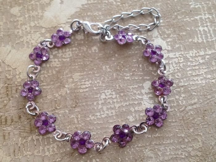 Pretty Vintage Flower  Bracelet