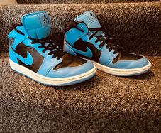 Air Jordon 1 Mid 'university Blue/black'